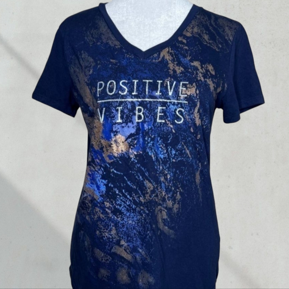 V-Neck Top Pullover Short Sleeve Women's Summer T-Shirt Blue Sz L NWOT